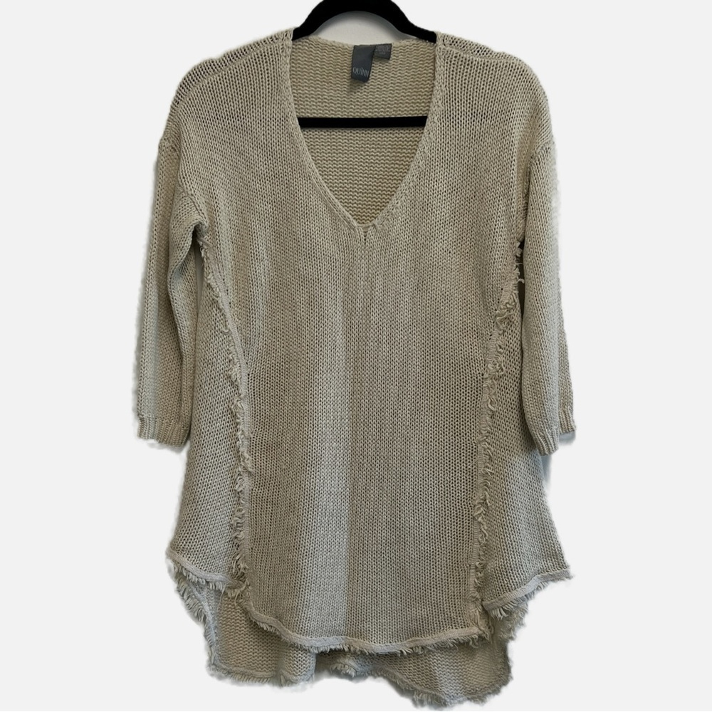 QUINN Knit Sweater. Neutral. Manufactured Distressing. V Neckline.